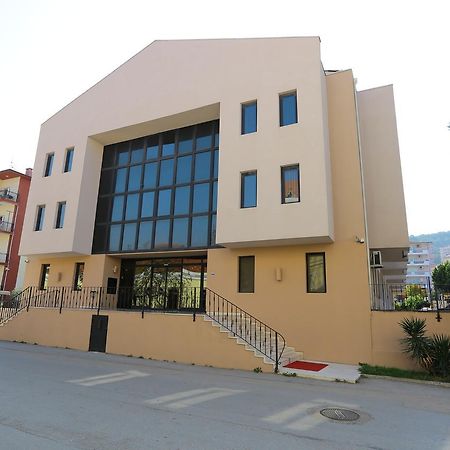 Montania Town Hotel Mudanya Exterior foto